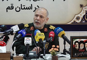 تشییع پیکر رهبر شهید از حرم حضرت‌ معصومه تا مسجد جمکران