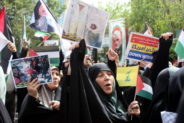 تجمع بزرگ دانش‌آموزان و فرهنگیان در حمایت از مردم مظلوم غزه و فلسطین