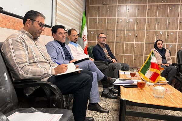 جلسه هماهنگی مانور زلزله در مدرسه شایستگان شهرستان قدس