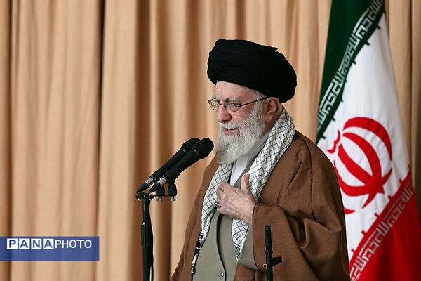 اقامه نماز عید فطر به امامت مقام معظم رهبری