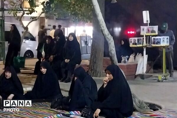 گردهمایی شبانه در محله ۱۳ آبان شهرری 
