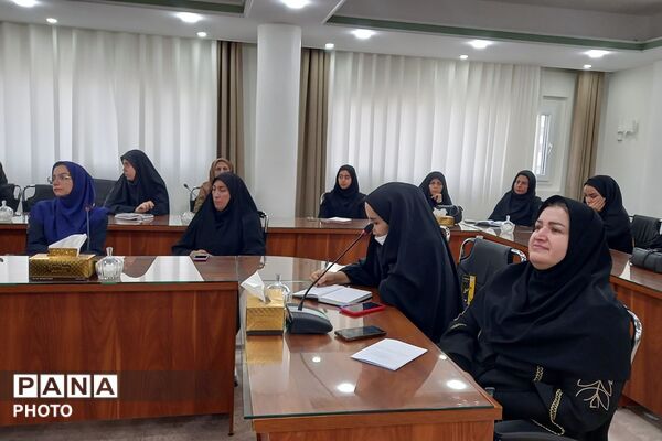 جلسه هم اندیشی با مدیران مدارس چهاردانگه