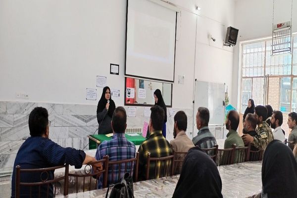 اولین جلسه انجمن اولیا و مربیان در دبیرستان شهید مجید دهنوی