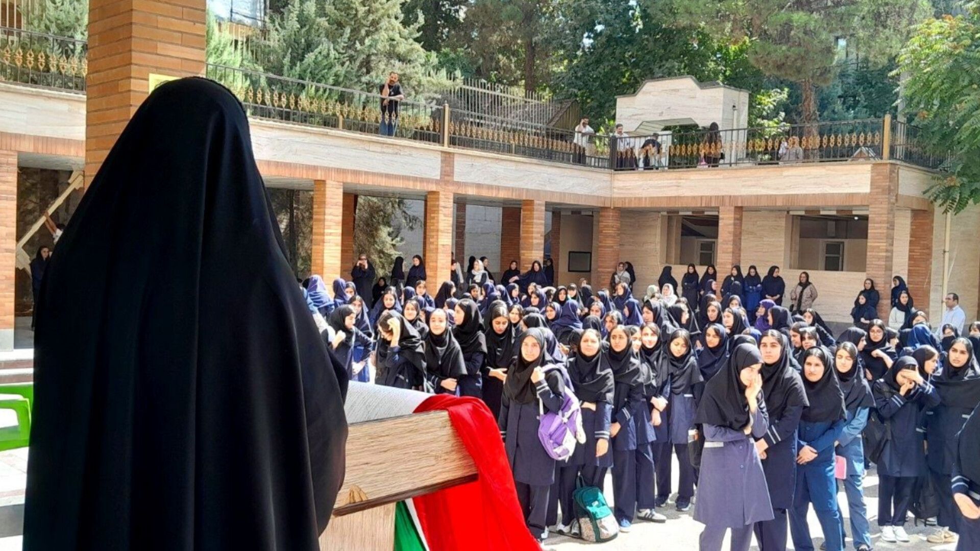یک مدرسه، هزار قصه؛ اول مهر از قاب خدیجه‌ کبری ۲