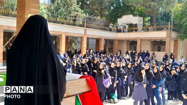 یک مدرسه، هزار قصه؛ اول مهر از قاب خدیجه‌ کبری ۲
