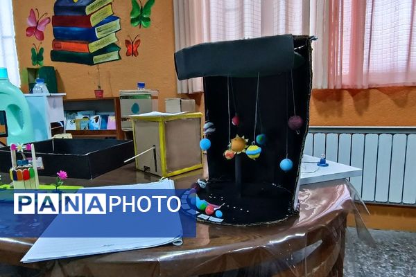 هفته پژوهش فرصتی برای شکوفایی استعدادهای علمی دانش‌آموزان مدرسه شهید باهنر