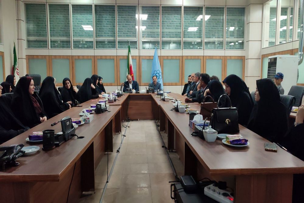 تقدیر از معلمان و مدیران مدارس منطقه طبرسی شمالی