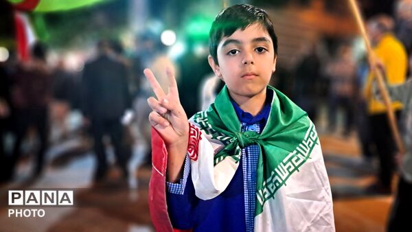 اجتماع نوجوان گالیکشی در شب پنجاه و هفتم