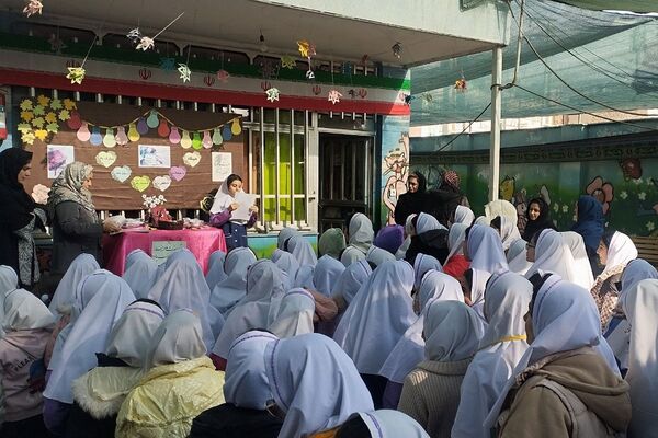 جشن میلاد بانوی نور در دبستان سرای دانش شهر قدس