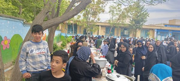 برپایی بازارچه در  دبستان امام جعفر صادق (ع) آشخانه