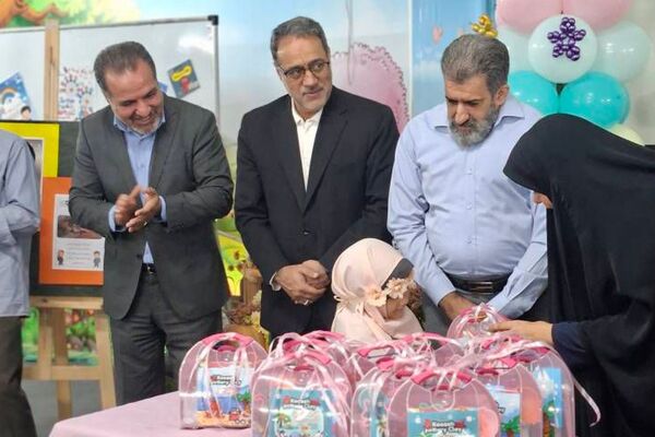 برگزاری جشن غنچه ها در مجتمع آموزشی میرداماد با حضور مدیر آموزش و پرورش ناحیه دو شهرری 