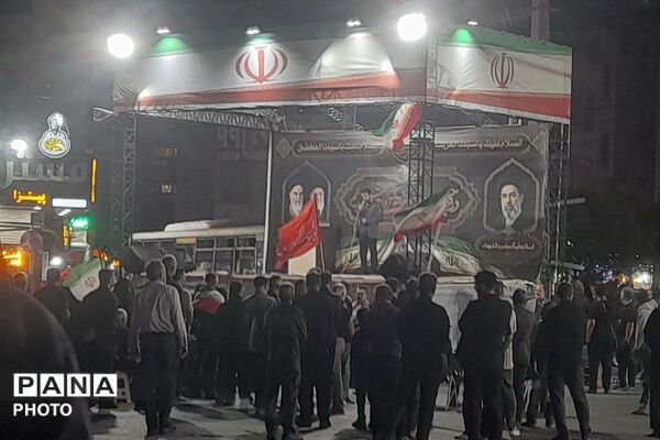اجتماع باشکوه عظیم مردم غیور شهر قدس در میدان امام خامنه‌ای 