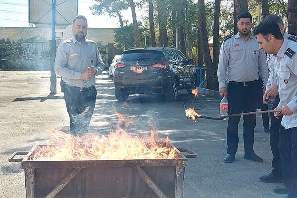 گرامیداشت مقام آتش‌نشان در دبیرستان نمونه دولتی شهیدی باقرشهر 