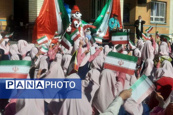 برگزاری مراسم روز دانش‌آموز در مدارس بهارستان‌دو