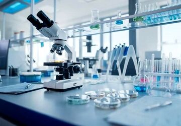 زنگ آزمایشگاه در دبیرستان عشایری یادگار ولایت