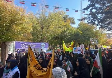 راهپیمایی یوم‌الله ۱۳ آبان با حضور پرشور مردم در شهرستان شهرکرد 