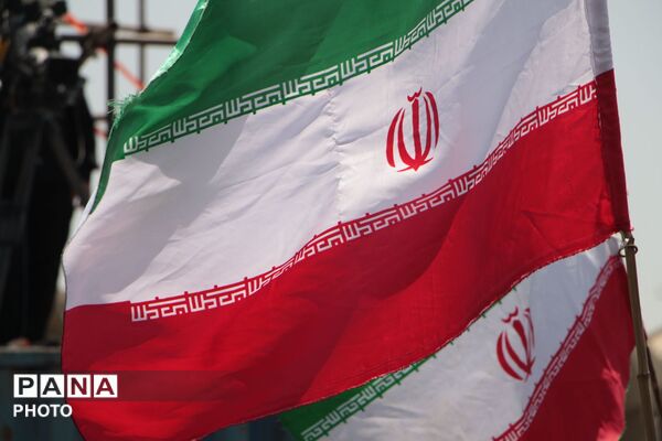 آخرین وداع با قائد شهید: پیکر مطهر آیت‌الله سیدعلی‌خامنه‌ای در میان سیل عاشقان به مصلی تهران رسید 