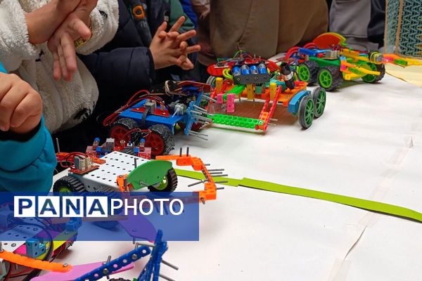 مسابقات رباتیک کانون فرهنگی ملارد