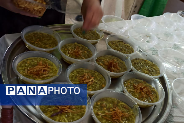 برگزاری نمایشگاه مشاغل خانگی در دبیرستان شاهد ام ابیها، شهرستان آباده
