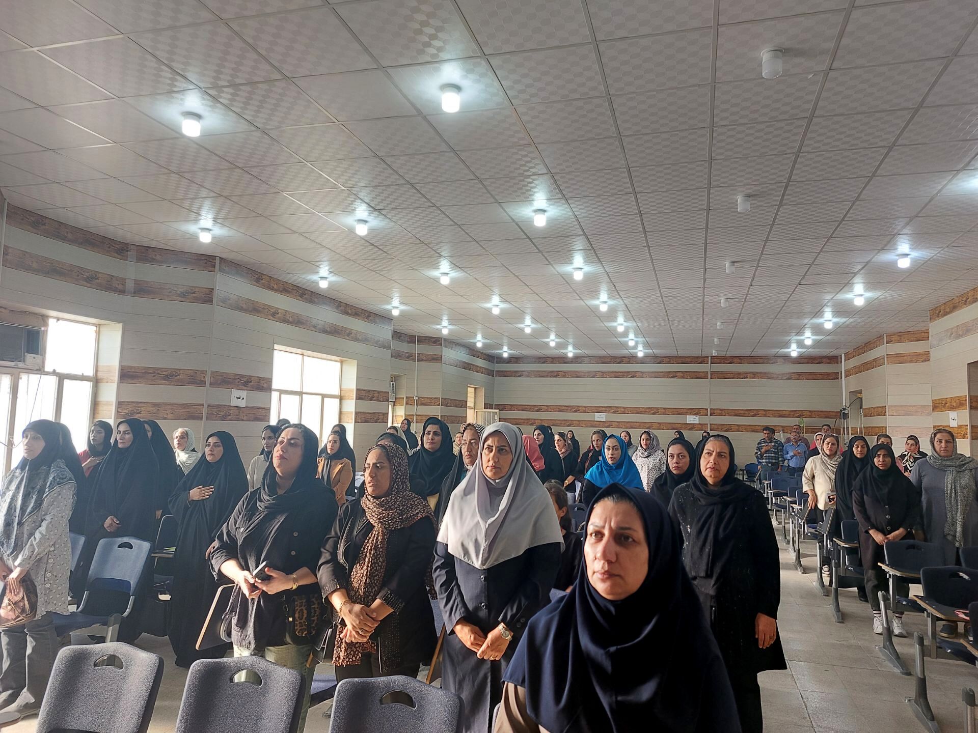 تشکیل جلسه انجمن اولیا و مربیان مدرسه حضرت معصومه(س) شاهد