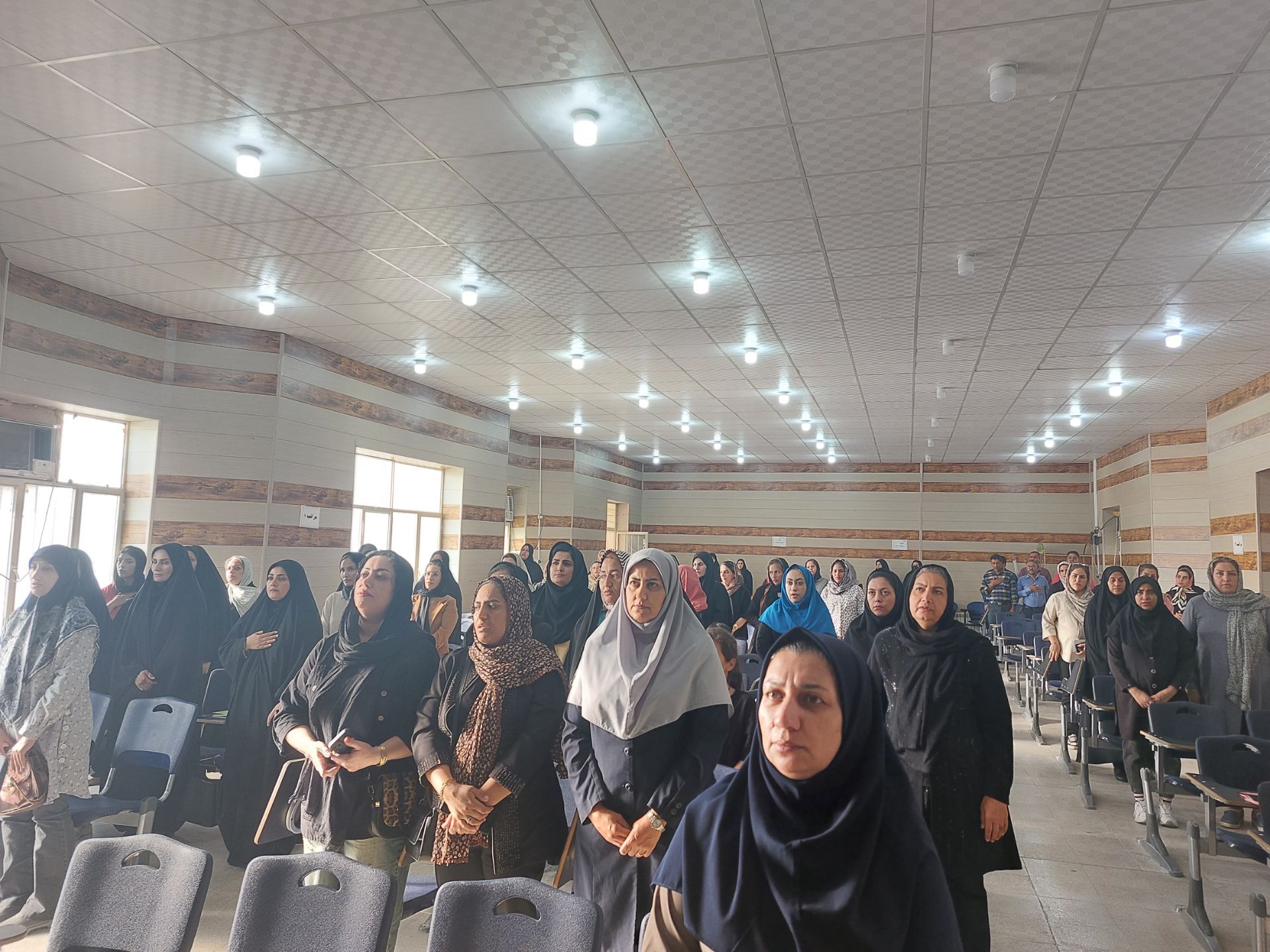 تشکیل جلسه انجمن اولیا و مربیان مدرسه حضرت معصومه(س) شاهد
