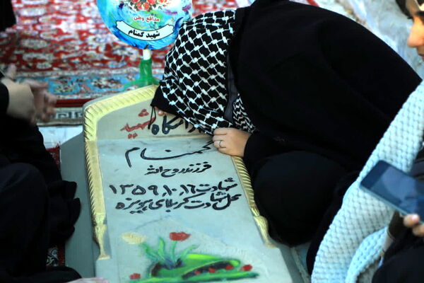 حال و هوای دختران هنرستانی قم در بازدید از یادمان‌های عملیاتی جنوب کشور