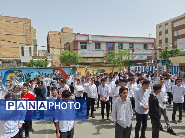 مراسم تجلیل از دانش آموزان برتر در بهارستان‌۲