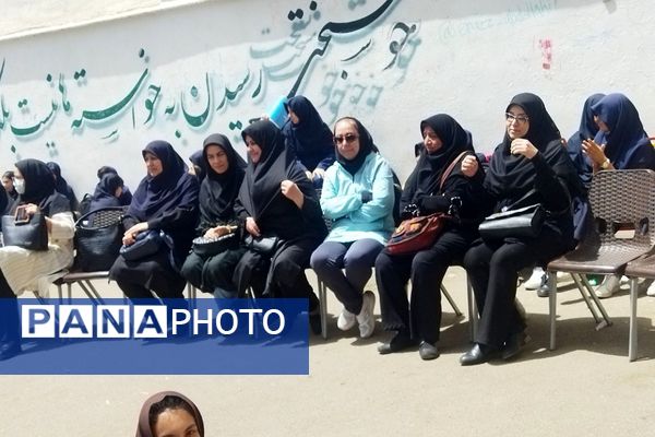 آیین سپاس معلم به مناسبت هفته گرامیداشت مقام معلم توسط دانش آموزان منطقه پردیس