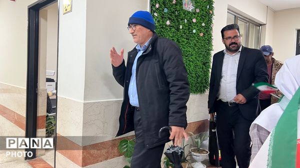 نهال‌ها در دبستان چلیچه به یاد شهدای مدرسه میناب می‌رویند