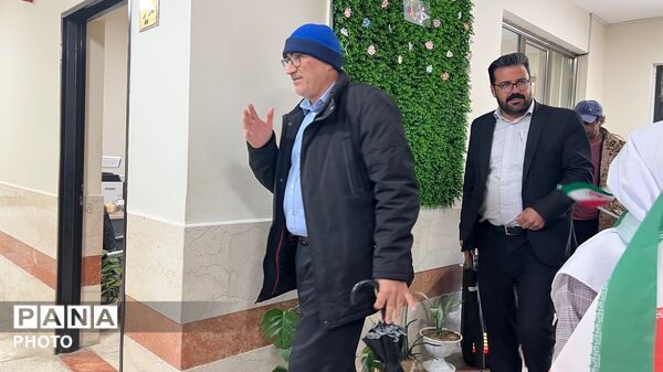 نهال‌ها در دبستان چلیچه به یاد شهدای مدرسه میناب می‌رویند