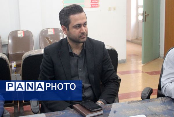 جلسه هم‌اندیشی کارکنان سازمان دانش‌آموزی استان بوشهر