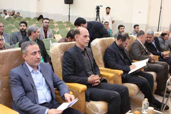 همایش خیرین مدرسه‌ساز و آیین کلنگ زنی بزرگترین مجموعه هنرستانی کشور در کاشان