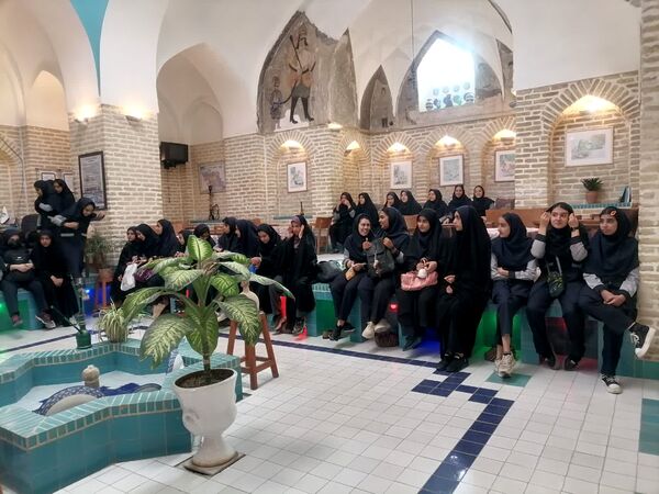 اردوی یزدگردی دانش‌آموزان پایه نهم دبیرستان فاطمه‌الزهرا (س)