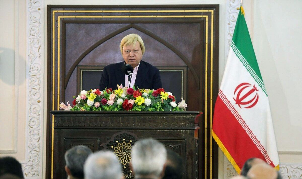 علی حاتمی شاعر سینمای ایران است