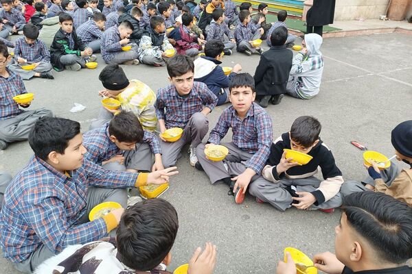 "لبیک یا مهدی" دانش‌آموزان پیشوا در دبستان علامه طباطبایی