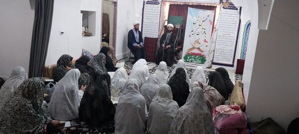 بانوان فدافن  زمزمه‌های ایمان در خلوت نورانی اعتکاف مسجد جامع