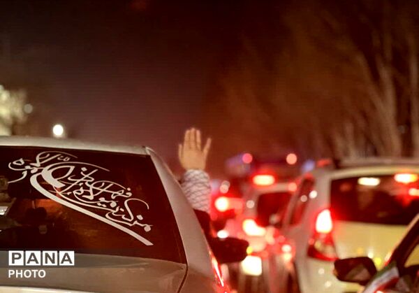 خروش مردم همیشه در صحنه مشهد در راهپیمایی های شبانه