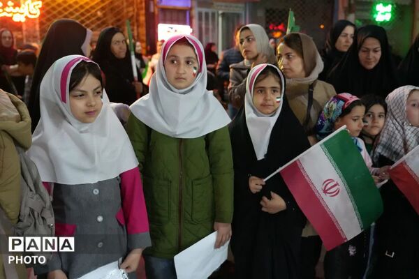 اجتماع بزرگ ریحانه‌های فاطمی در گرامیداشت شهدای میناب