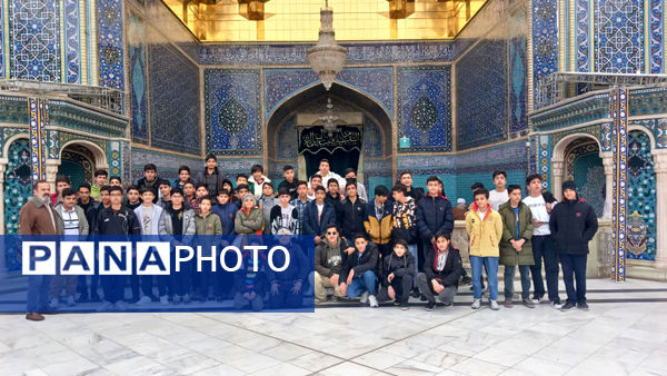 آیین جشن تکلیف دانش‌آموزان دبیرستان شهید غفاری قم