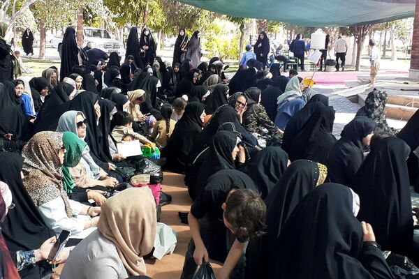  مراسم ختم دعای عرفه کنار مزار شهدای گمنام نسیم شهر 