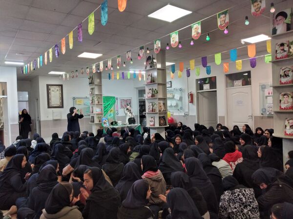 آیین بزرگداشت میلاد حضرت فاطمه (س) در دبیرستان شاهد ارض اقدس