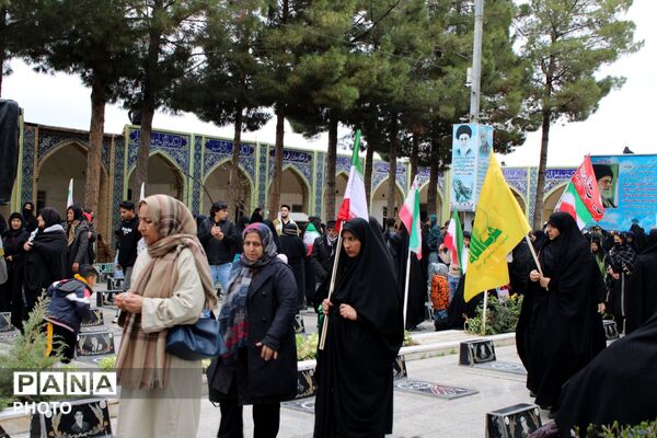 وداع با پیکر مطهر شهید فرشاد بنام در گلزار شهدا نیشابور 