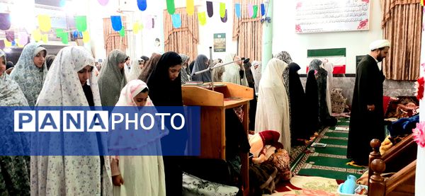 مراسم اعتکاف مادر دختری در مسجد صاحب الزمان آشخانه