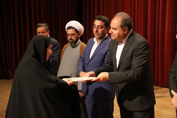 آیین نکوداشت منتخبین مرحله استانی چهل و سومین دوره مسابقات فرهنگی و هنری فردا