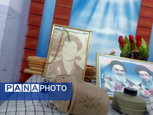 خوانش زندگی نامه شهدا در دبیرستان فاطمیه