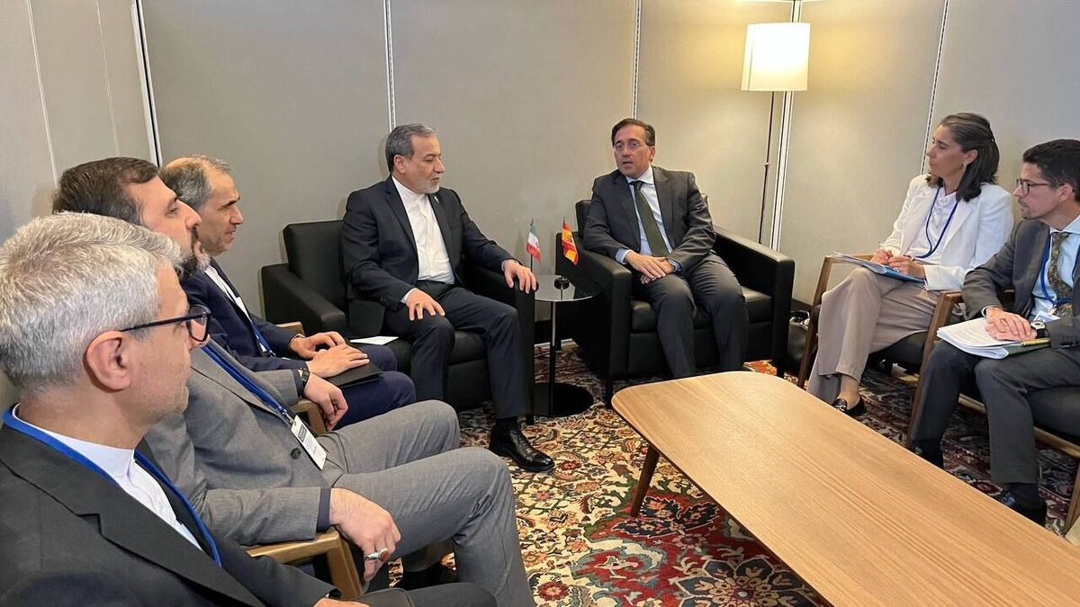 دیدار عراقچی با وزیر امور خارجه اسپانیا