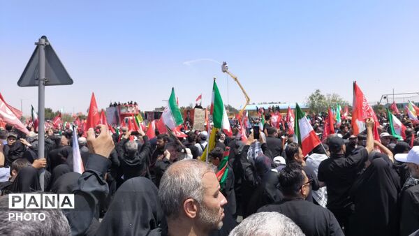 قاب هایی از لحظات وداع با آقای شهید