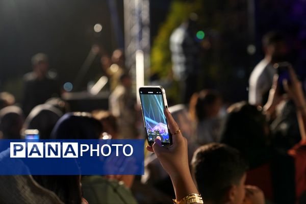 استقبال پرشور مردم از جشن امت ماه در اصفهان