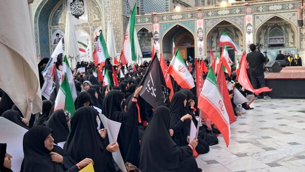 گردهمایی باشکوه بانوان مشهدی در اجتماع "یک ایران یک زینب" در حرم مطهر رضوی