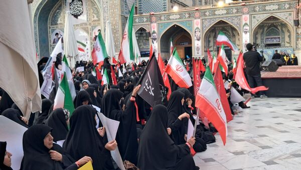 گردهمایی باشکوه بانوان مشهدی در اجتماع "یک ایران یک زینب" در حرم مطهر رضوی